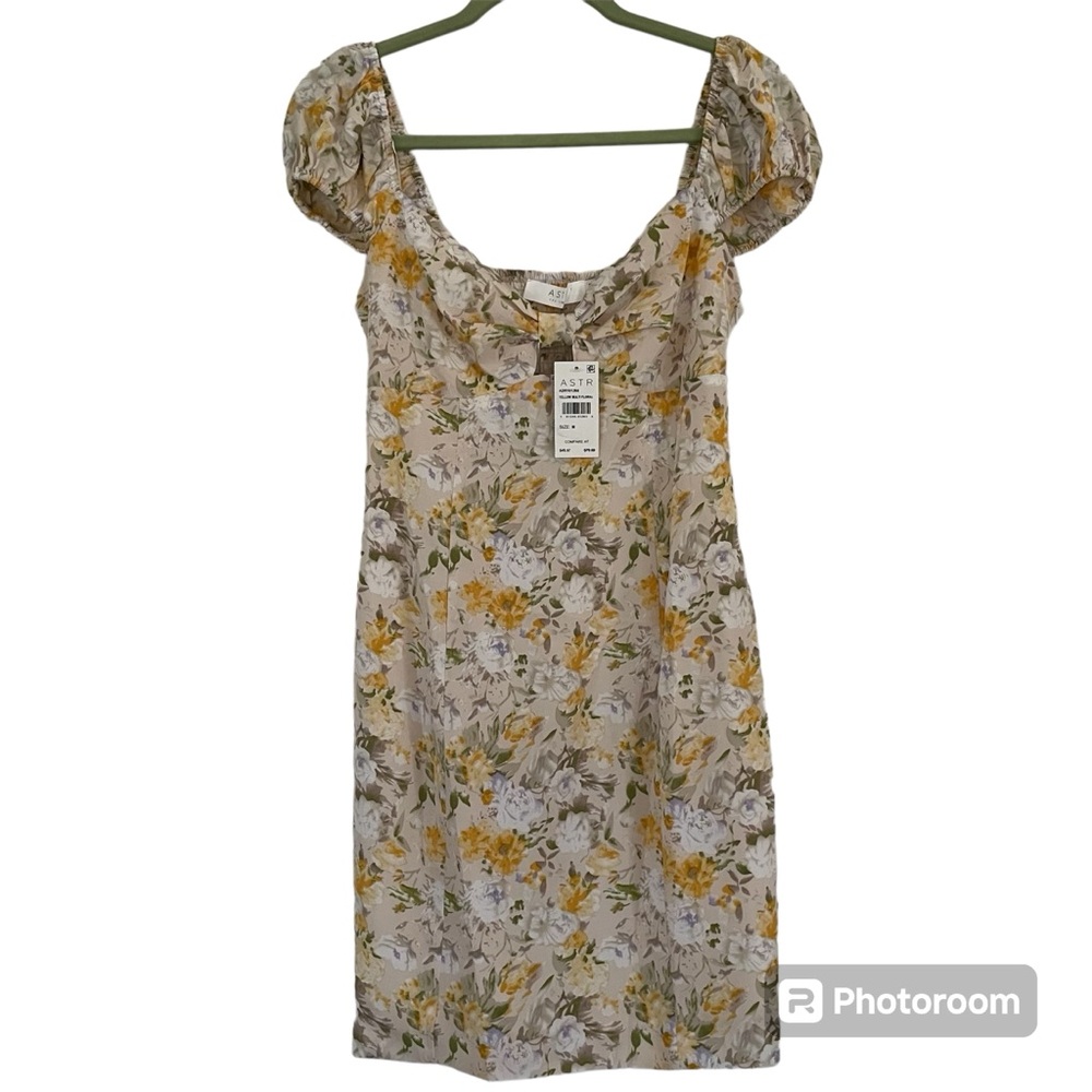 ASTR yellow floral dress with cap sleeves. Size M